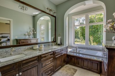 Luxurious Master Bathroom Design